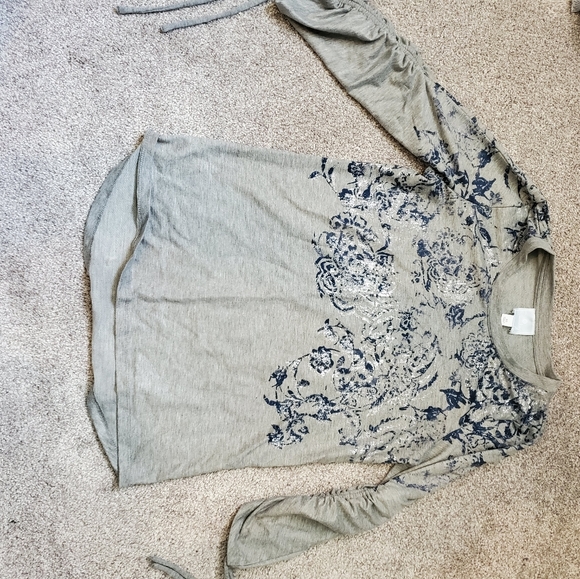 Sweater - Picture 2 of 2